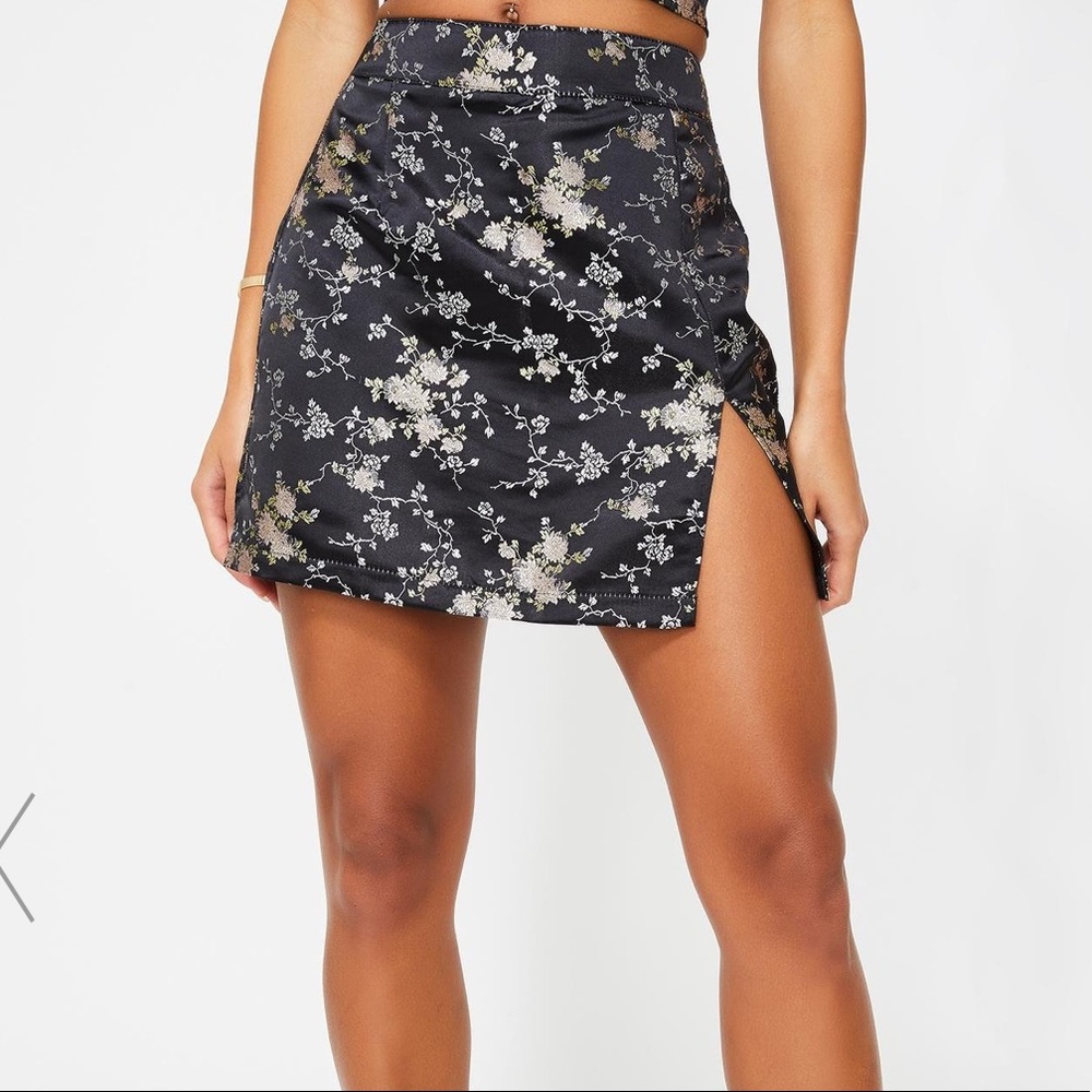LIONESS The Lola Skirt (Black/Floral) SZ 2